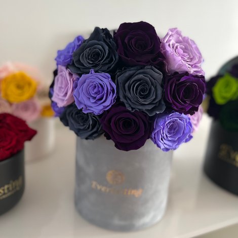 Trendy preserverte roser i årets farge:  Very Peri